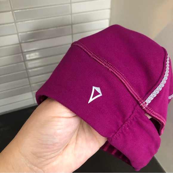 Ivivva by Lululemon reversible girl’s beanie - Picture 9 of 11